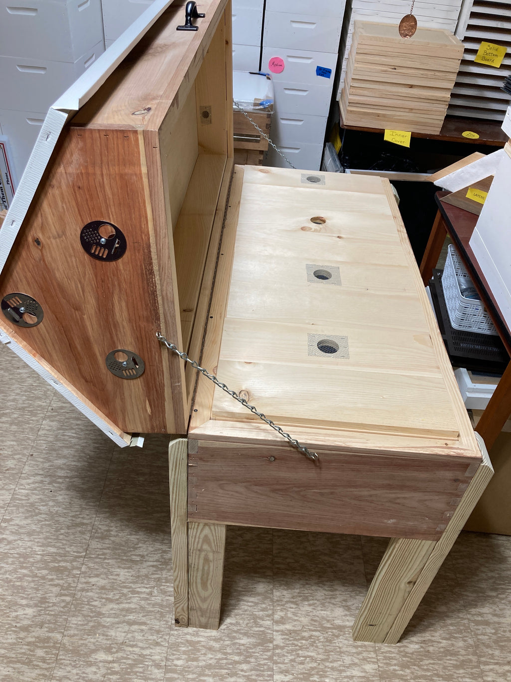 Bearsville Bees Insulated Long Langstroth Hive image 3