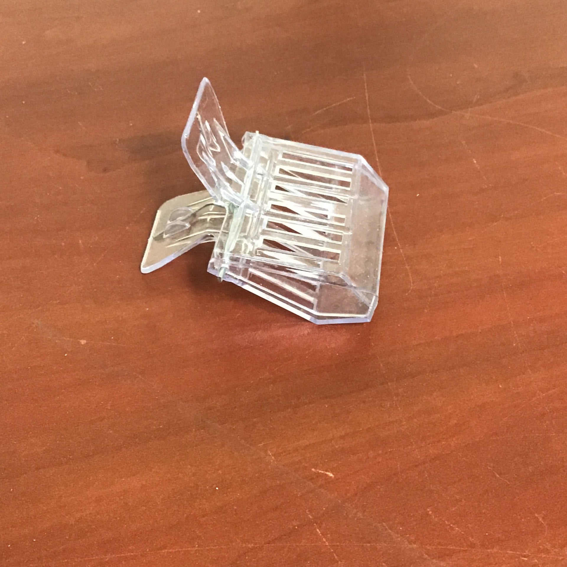 Queen Clip - clear resin image 0